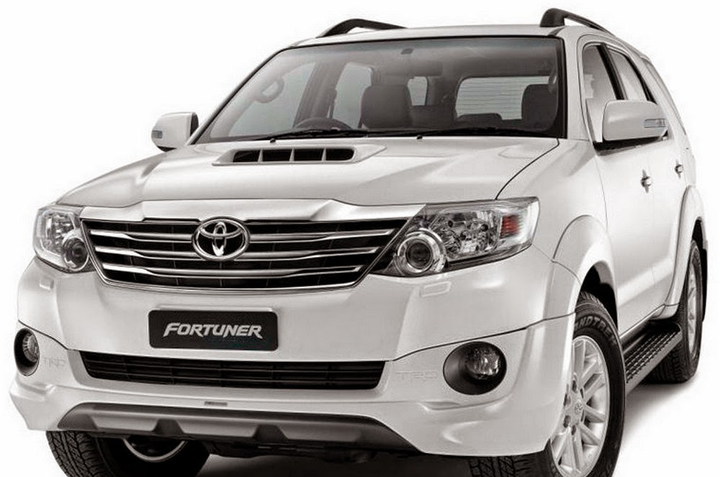 Cho thuê xe cưới Toyota Fortuner 7 chỗ
